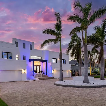 Luxury Private Beachfront Retreat Pool Game Room